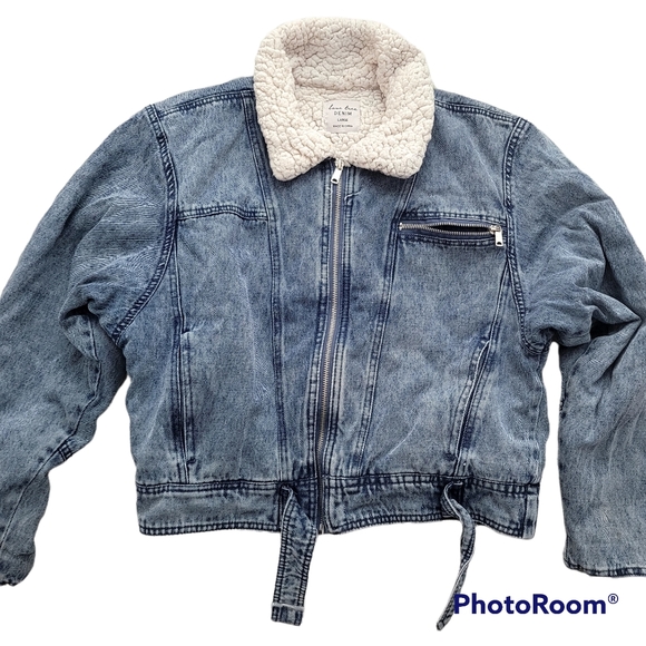 Sweater - Picture 8 of 9